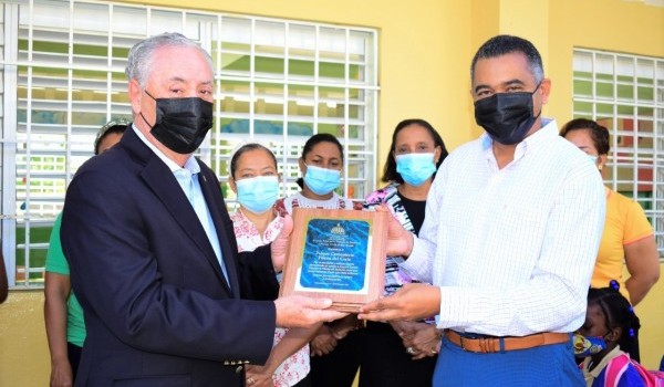 Puerta del Cielo mejora infraestructura escolar de su Comunidad