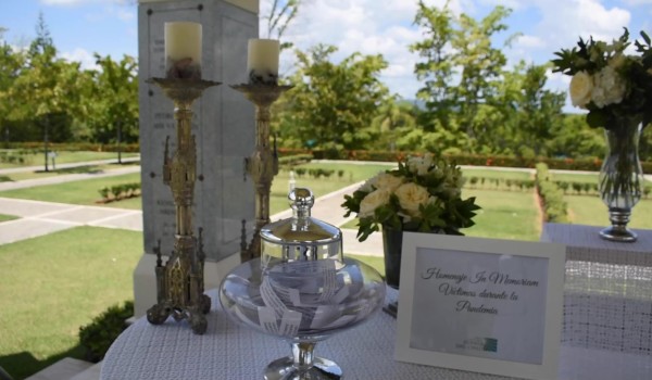 Puerta del cielo rinde especial homenaje a las victimas por Covid-19 