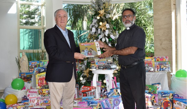  Puerta del Cielo Celebra actividad &ldquo;Un Juguete, una Ilusi&oacute;n&rdquo; para cientos de ni&ntilde;os de la comunidad La Guayiga