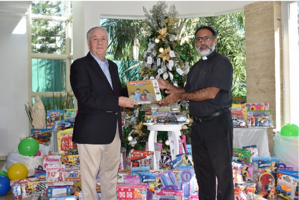  Puerta del Cielo Celebra actividad &ldquo;Un Juguete, una Ilusi&oacute;n&rdquo; para cientos de ni&ntilde;os de la comunidad La Guayiga